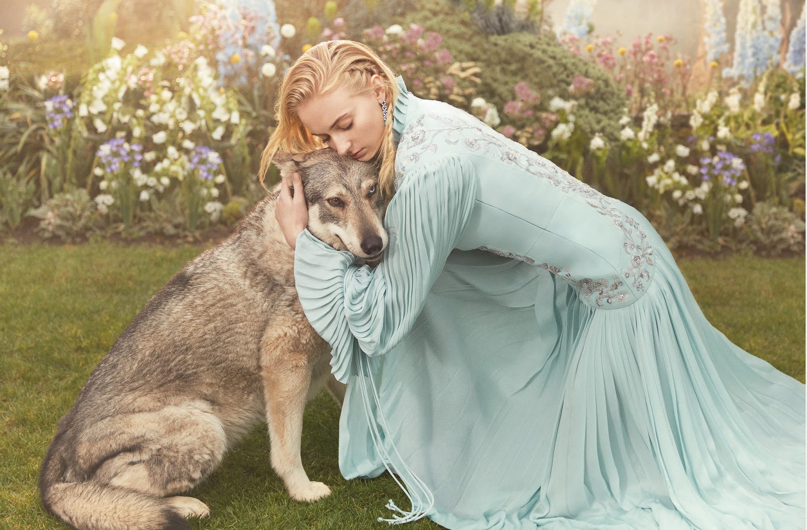 Sophie Turner is an impressive sight for Harper's Bazaar UK May 2019