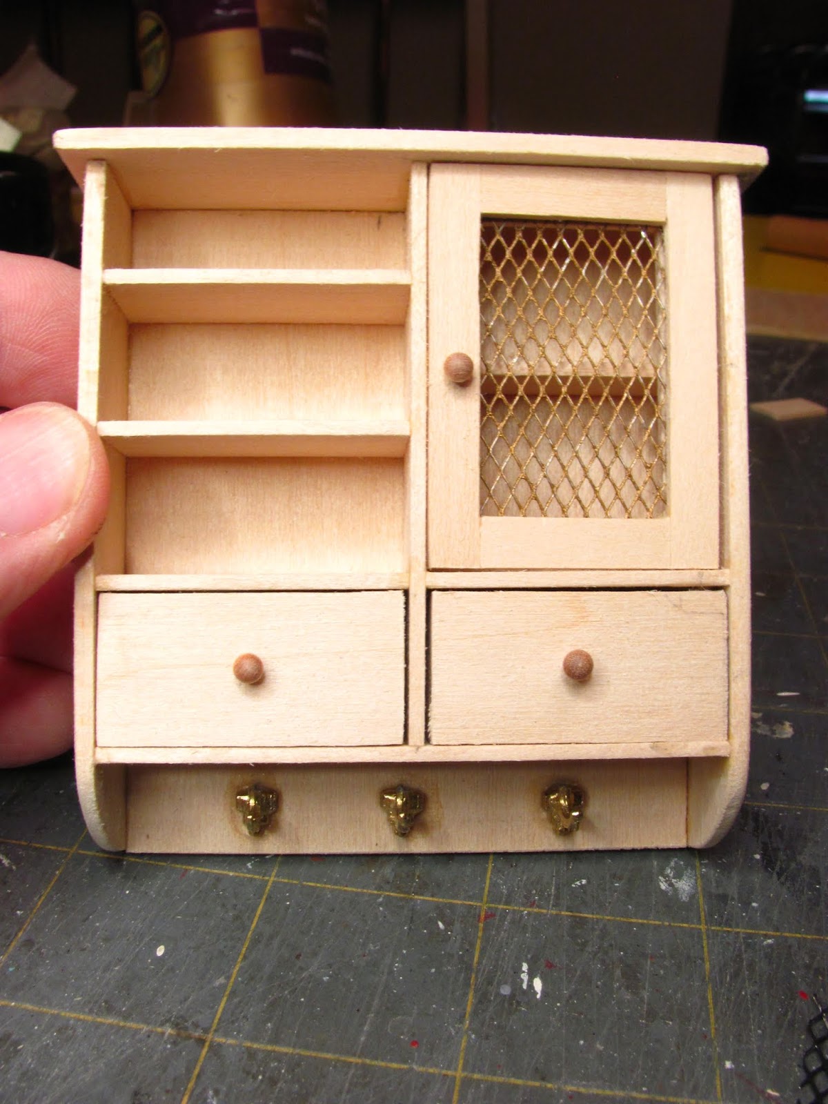 1 inch scale dollhouse