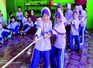 Manfaat Bermain Tarik Tambang Bagi Anak Usia Dini Sit Robbani Manfaat Bermain Tarik Tambang Bagi Anak Usia Dini Sit Robbani