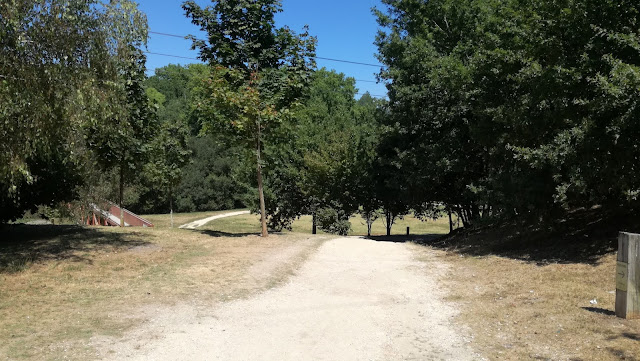 Percursos pedonais de terra Percursos pedonais de terra