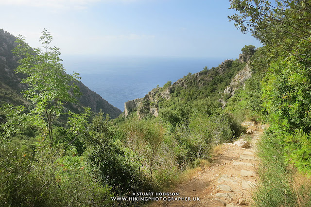 Eze Village France Nietzsche Path trail steps hotel accomodation french riviera nice Chateau-de-la-Chevre-d'O  jardin botanique