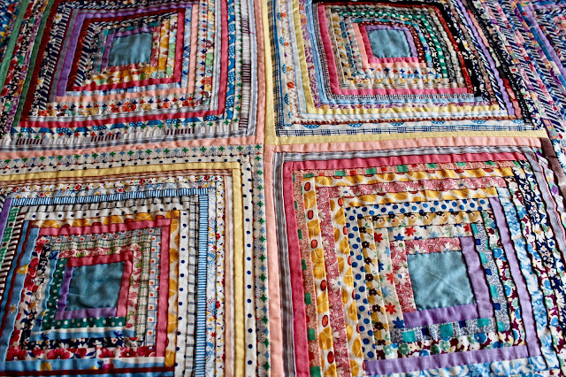 AlliKat Quilts: Edith's Folded / Manx Log Cabin Quilt