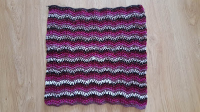 Crochet mini lap blanket