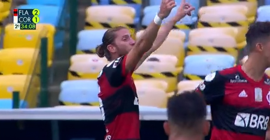 Felipe Luís pede para Mancini tirar Mosquito