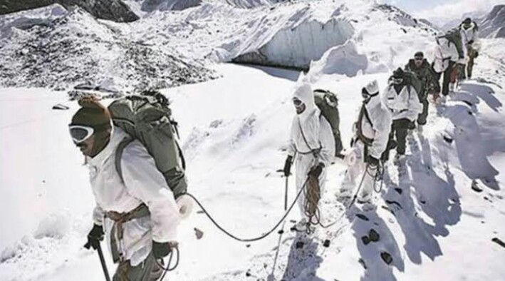 সিয়াচেনে ভয়াবহ তুষারধস, ৪ ভারতীয় সেনা জওয়ান সহ নিহত ৬ 1 সিয়াচেনে ভয়াবহ তুষারধস, ৪ ভারতীয় সেনা জওয়ান সহ নিহত ৬