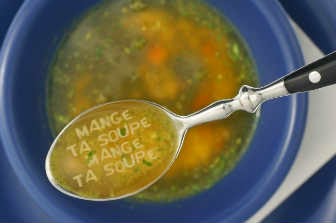 comer-menos-comendo-sopa