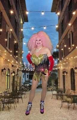 Drag queen Gabrielle actuando en Aranjuez.