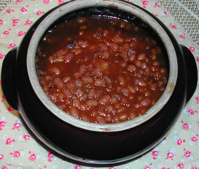 The Iowa Housewife New England Style Baked Beans