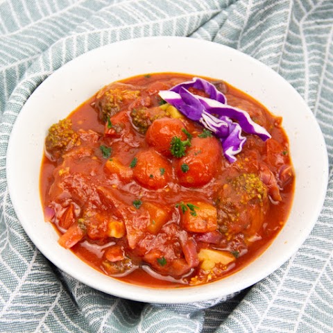 Sauce with Red Cabbage, Pumpkin and Broccoli