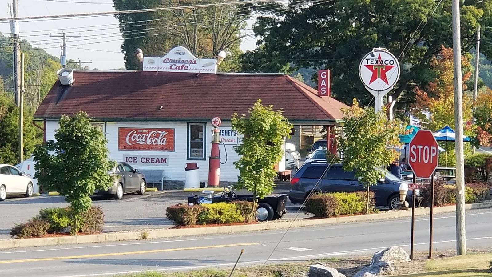 Valley Girl Views Cruisers Cafe in Mt Pleasant Mills