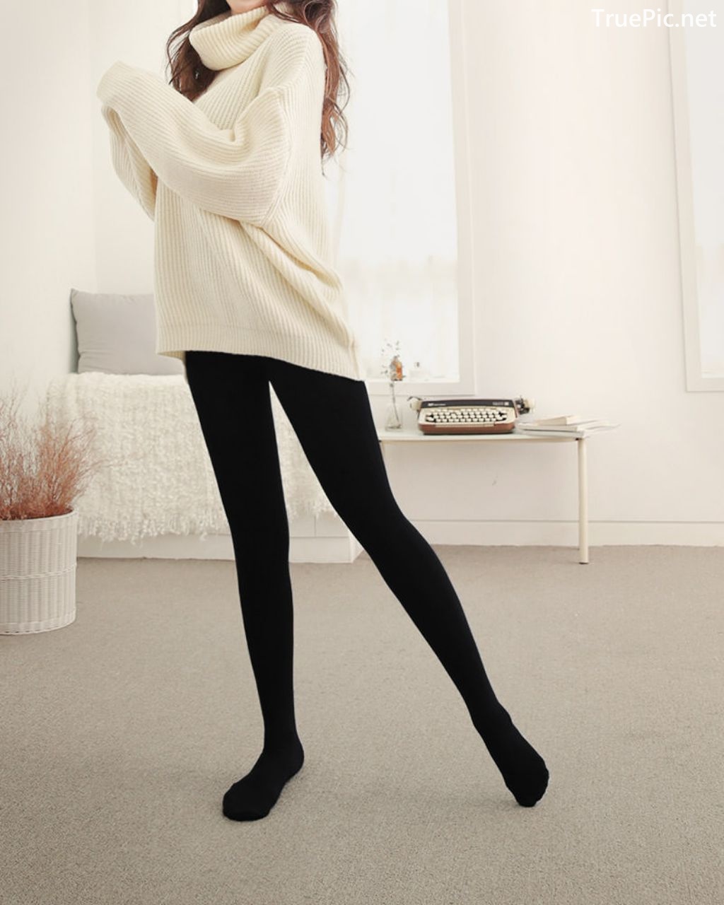 Image-Korean-Fashion-Model-Jin-Hee-Black-Tights-And-Winter-Sweater-Dress-TruePic.net- Picture-24