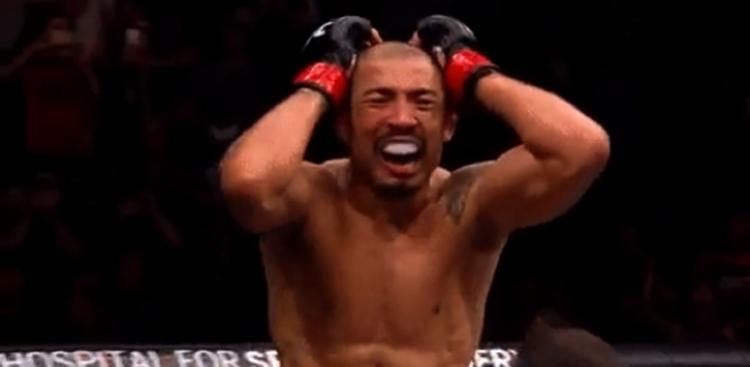 Aldo supera Stephens por nocaute e volta a vencer no UFC; assista