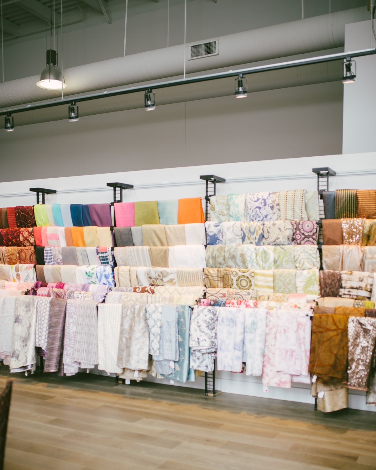 Summer Wind Wedding Wednesday Choosing our Linen Rentals From Mosaic