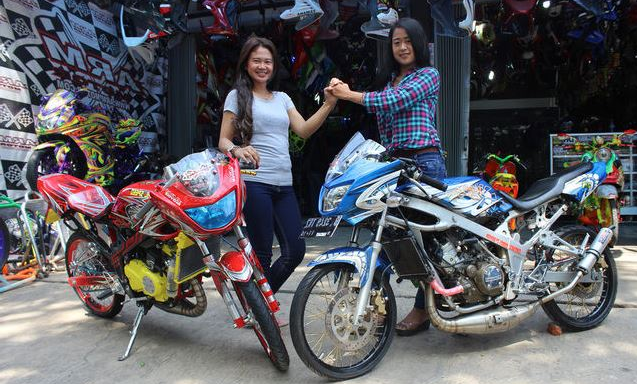 Melihat Modifikasi-Modifikasi Ninja R Keren Terbaru - Motosia