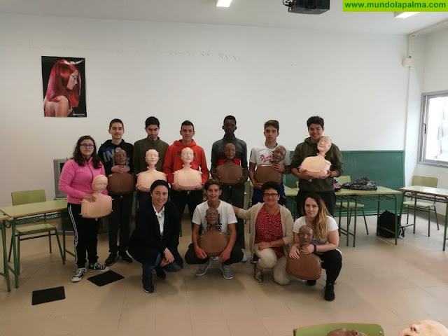 La Consejería de Participación Ciudadana y Emergencias divulga las técnicas de reanimación cardiopulmonar entre jóvenes de Las Breñas