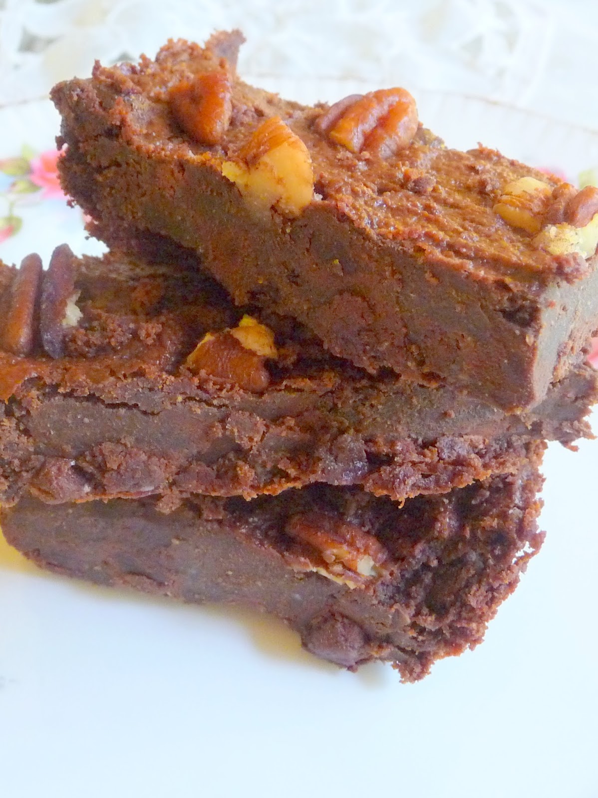 SPLENDID LOWCARBING BY JENNIFER ELOFF DENSE FUDGY COCOA OR CAROB BROWNIES