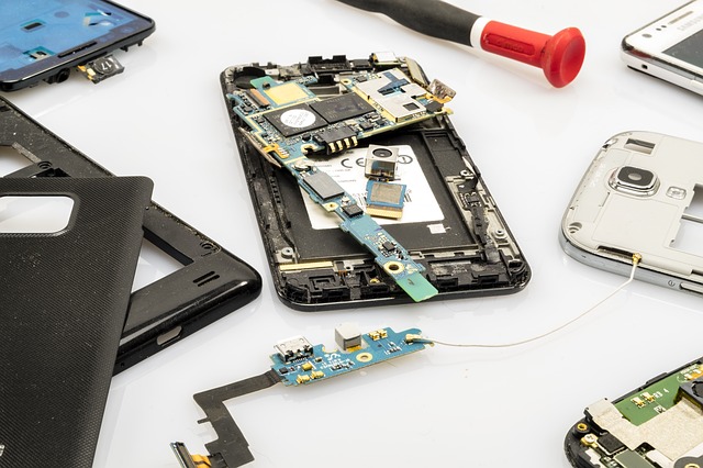 Tips-for-repairing-your-phone 5 أشياء يجب أن تنتبه لها قبل الذهاب لمراكز صيانة الهواتف Mobile-phone-2510529_640