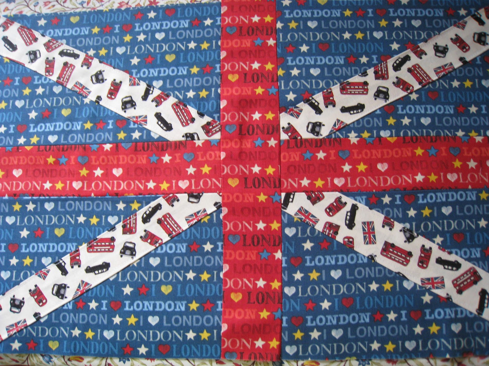 RosMadeMe Jubilee Souvenirs... A Union Jack cushion tutorial