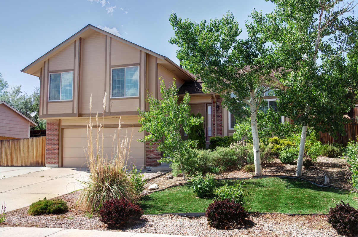 Colorado Springs Realty For Sale 4BR/3BA Single Family House in D20