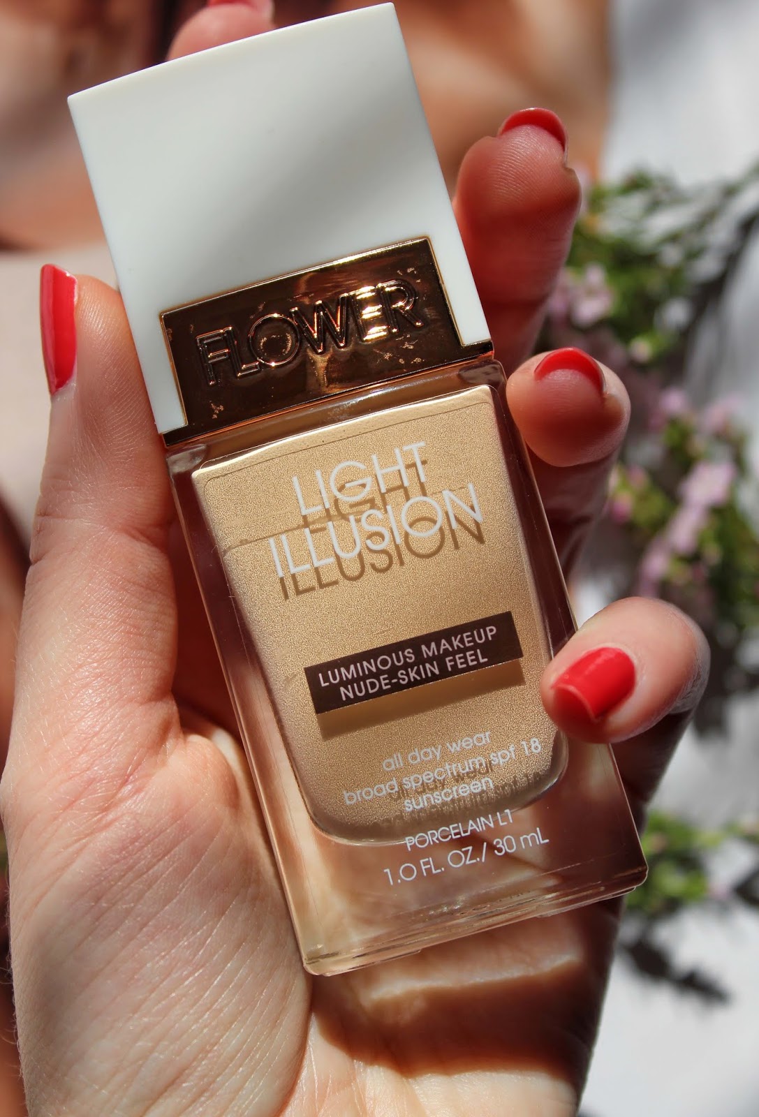 FLOWER Beauty Light Illusion Foundation Shell ubicaciondepersonas