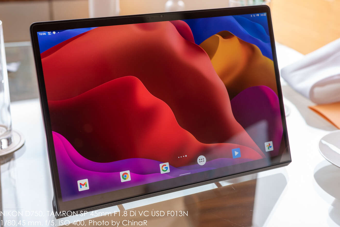 Lenovo Yoga Tab 13】13インチの大画面に2K画質のディスプレイ ...