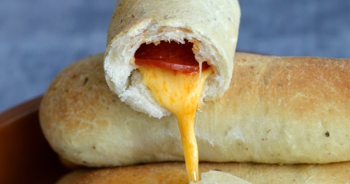 The Crazy Kitchen: Pepperoni Pizza Bread Sticks