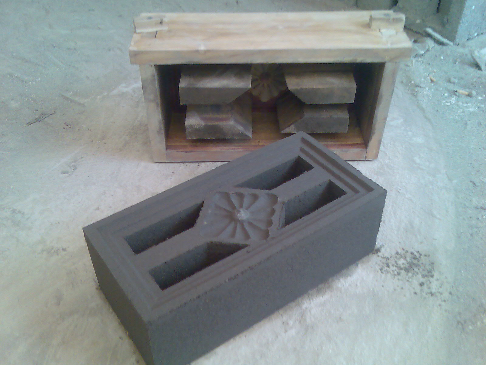 GRC ARTIKON: CETAKAN LOSTER (lubang angin)