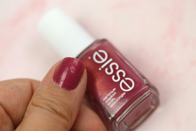 Glam & Shine - Beautyblog: essie ferris of them all 785 Nagellack