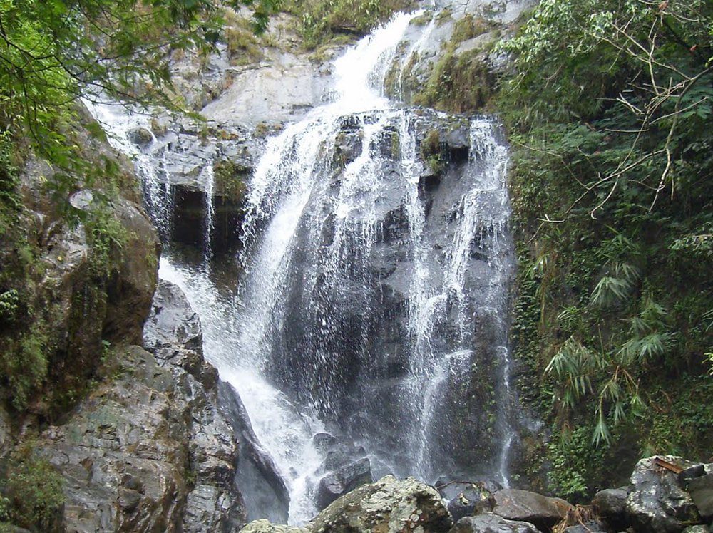 wisata religi dunia: Curug Cibali Majalengka Jawa barat yang masuh perawan