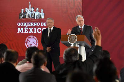 Manuel Bartlett niega acusaciones de corrupción; López Obrador lo defiende