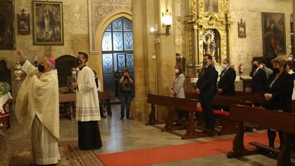 El obispo de Córdoba felicita a las cofradías El obispo de Córdoba felicita a las cofradías