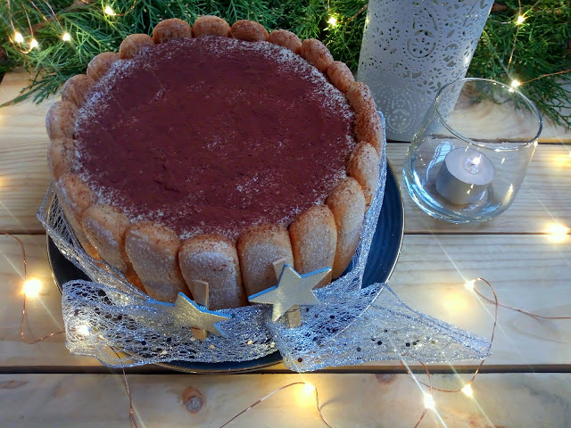 Receta de charlota de tiramisú de turrón sin huevo. Postre de navidad. Sin horno. Fácil, rico, Cuca. Carlota. Lidl