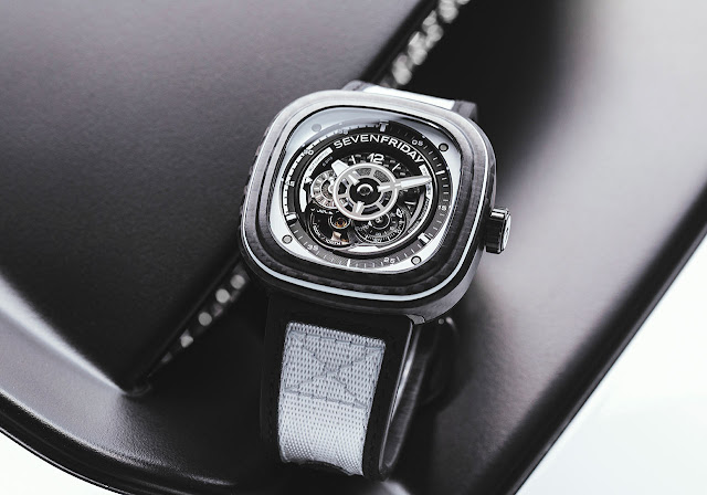 SEVENFRIDAY P3C / 07 Білий карбон