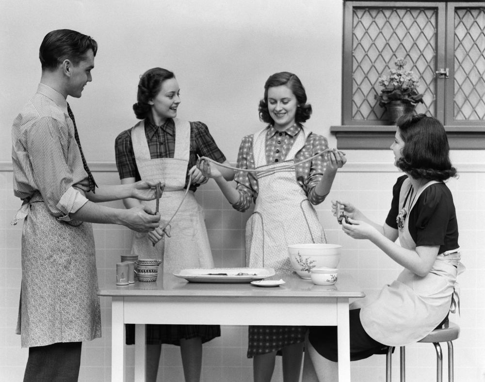 Fascinating Vintage Photos of Girls Attending Home Economics Classes 1920s 1930s - 27