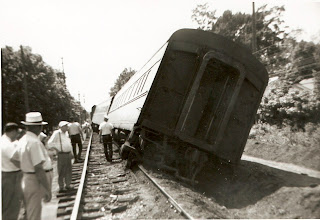 Vintage Irvington: Irvington Train Wreck--1960