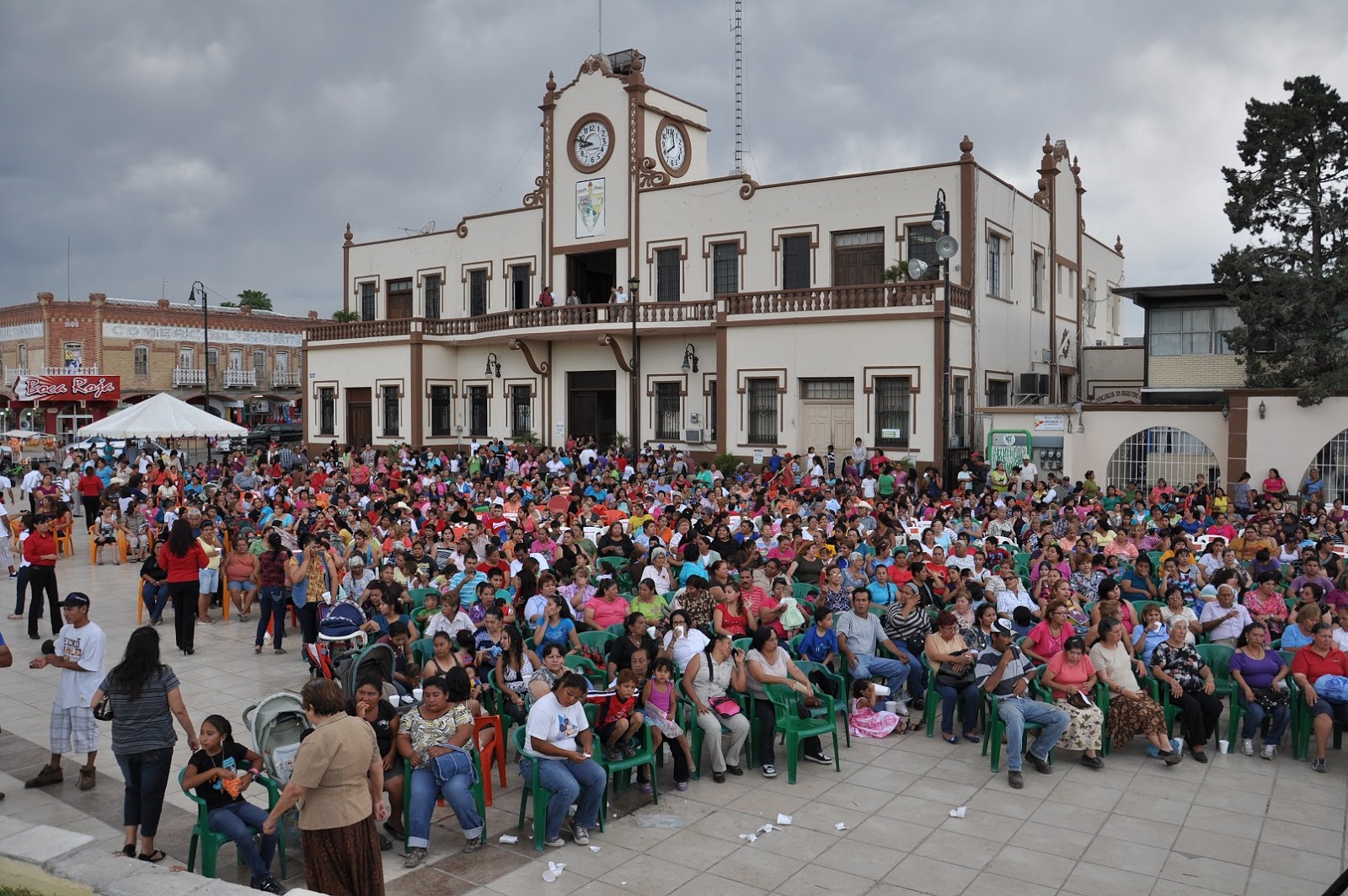 www.espacioNoticias.com: Festejo en grande a Mamá en Sabinas “Ustedes