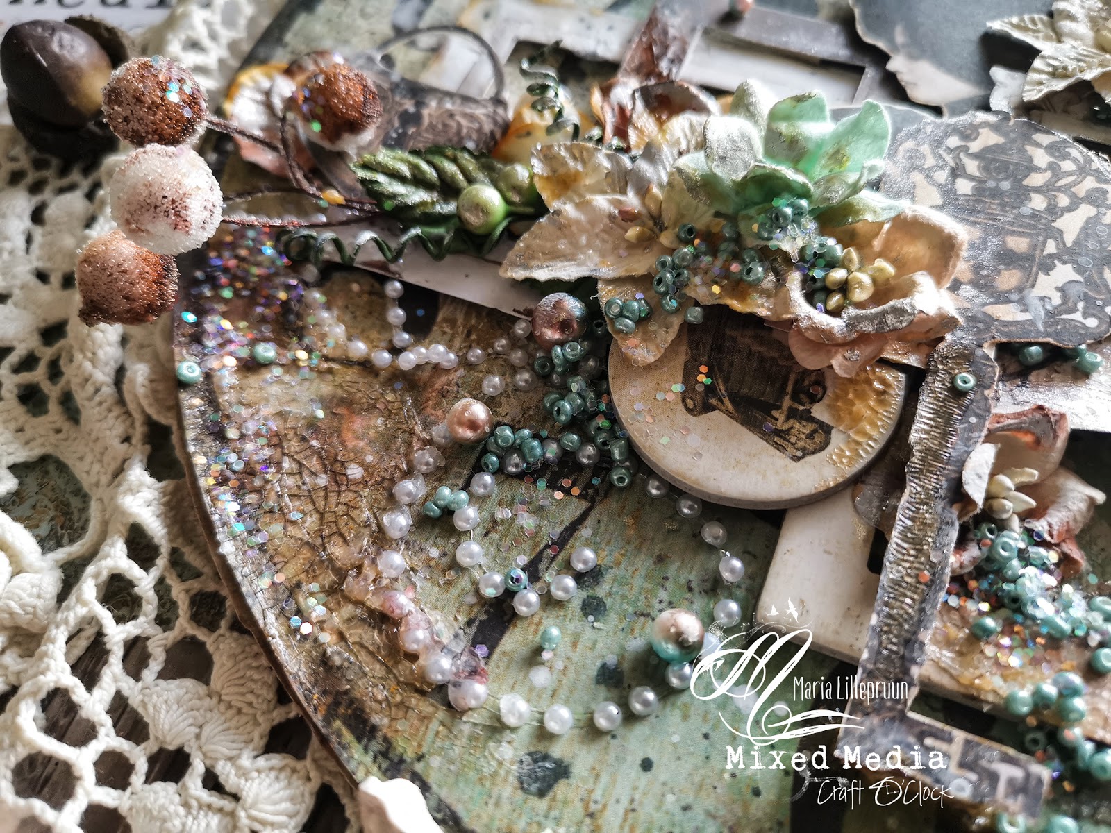 Magic Attic Design by Maria Lillepruun Round neovintage wall decor