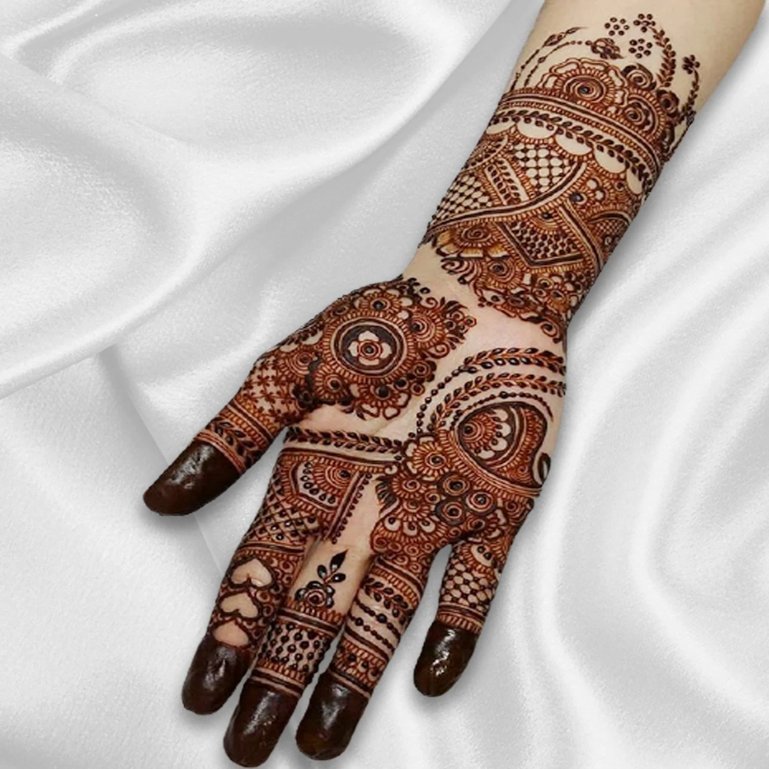 Forehand Mehndi Designs – Beautiful Front Hand Mehndi Designs # 02