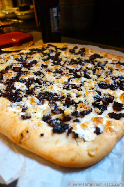 http://www.farmfreshfeasts.com/2013/06/drunken-mushroom-pizza.html