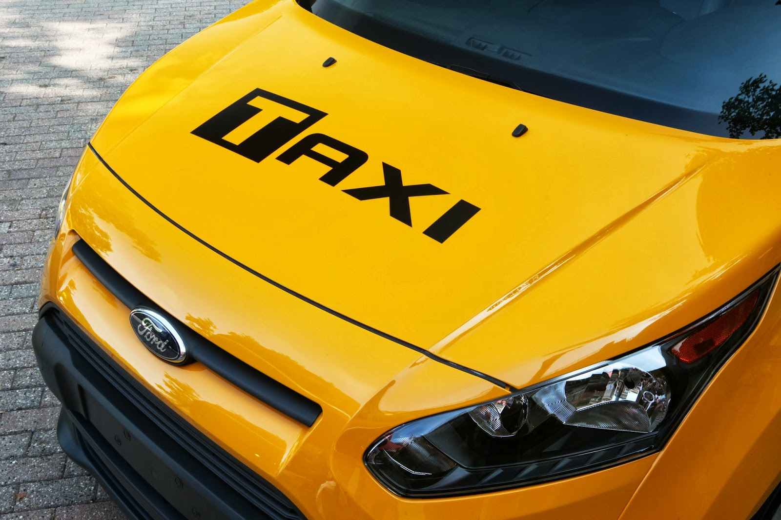 Такси транзит. Форд такси 2014 года. Такси капот. Такси фото.
