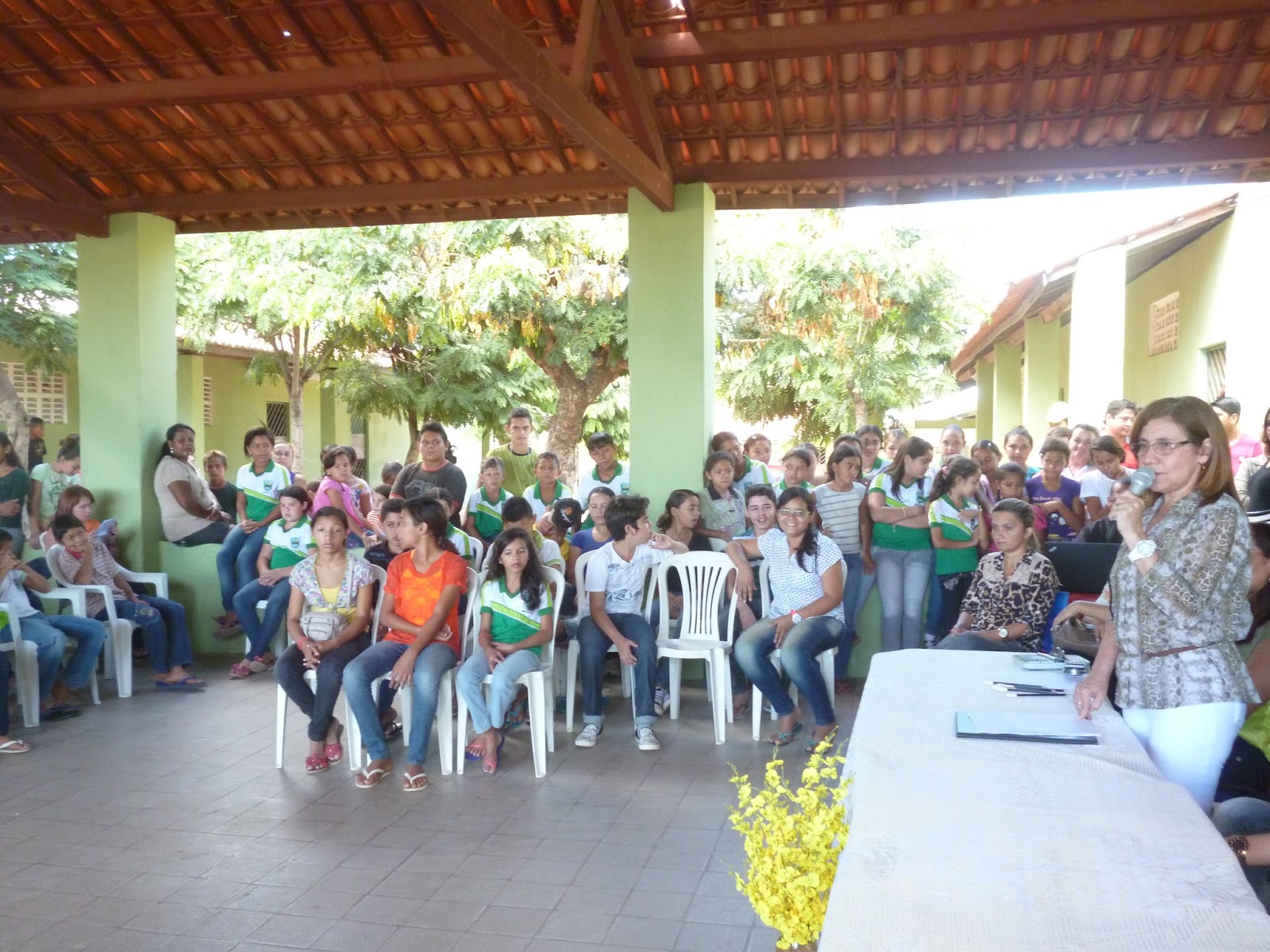 Assembleia Escolar na EEF Rda. Em&iacute;lia de Lima
