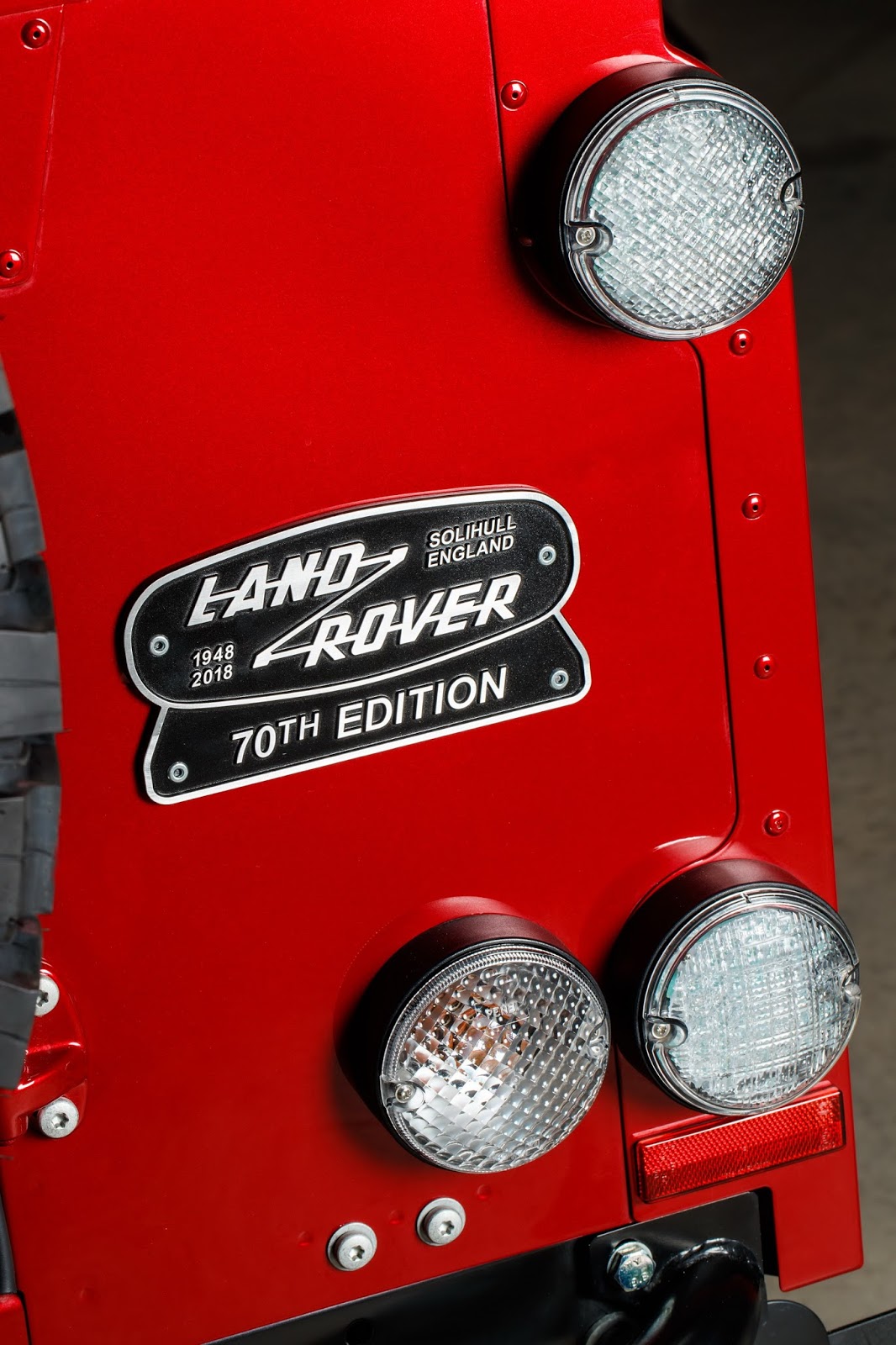 LR-Defender-WorksV8-17.jpg