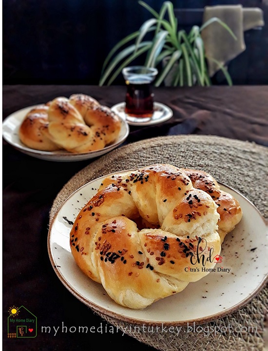 Açma / Turkish soft bagel | Çitra's Home Diary. #turkishfoodrecipe #açmatarifi #resepmasakanturki #simit #turkishbagel #softbread #softbagel #breakfast