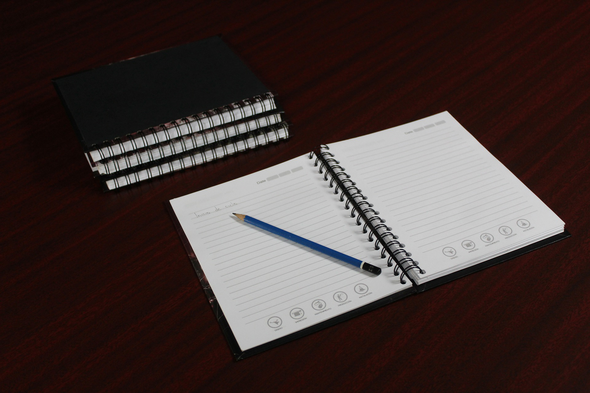 LA LIBRETA Y EL LÁPIZ