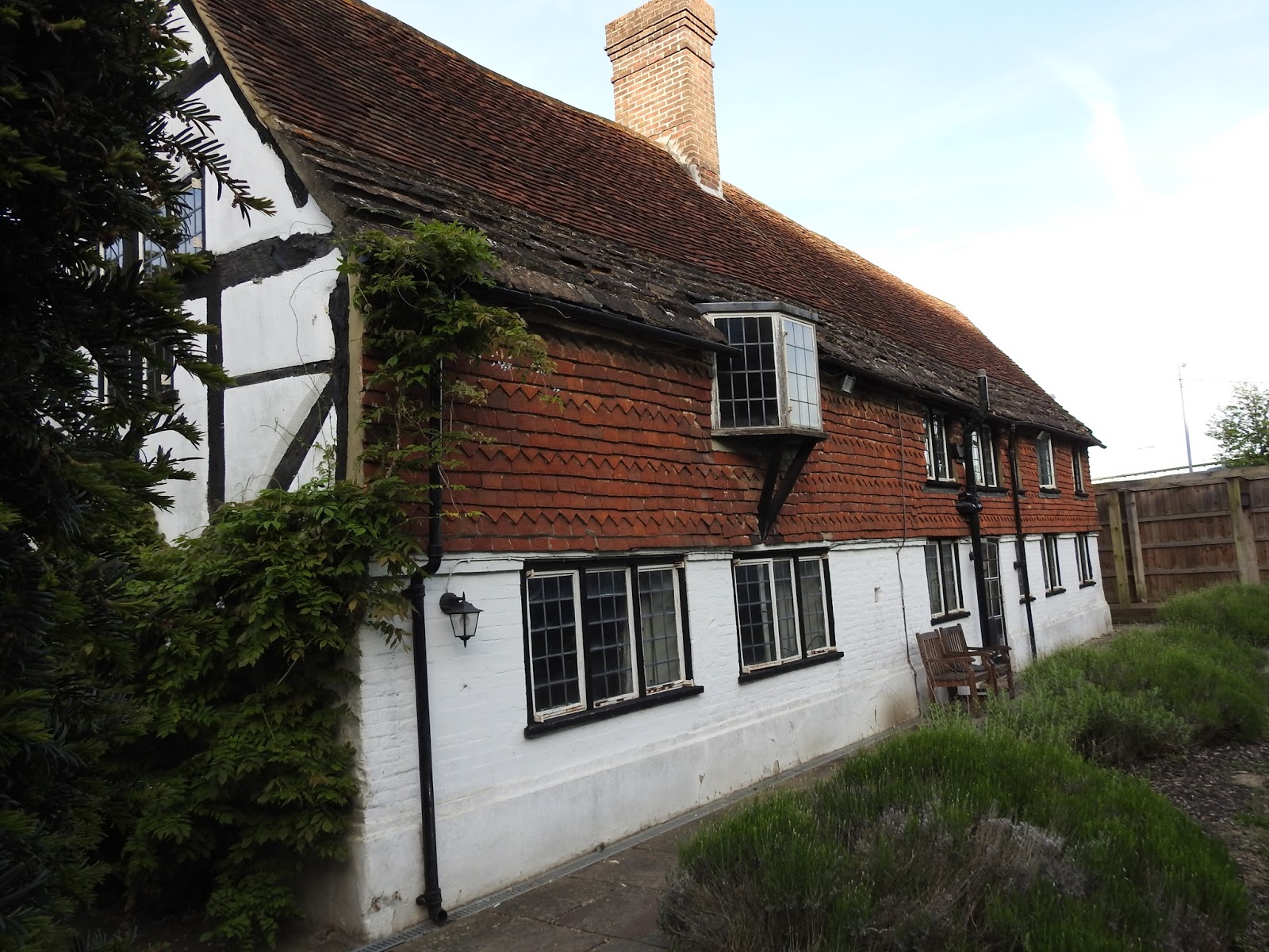 Crawley Old Town SIXTEEN PICTURES Edgeworth House & Wing House (Gatwick)