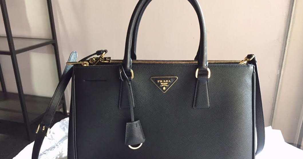 I Want Vintage | Vintage Designer Handbags: Prada Saffiano Lux 1BA274-Black