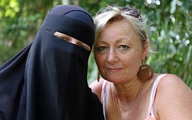Subhanallah... Kisah Warga Pedalaman Australia yang Jatuh Cinta Pada Islam