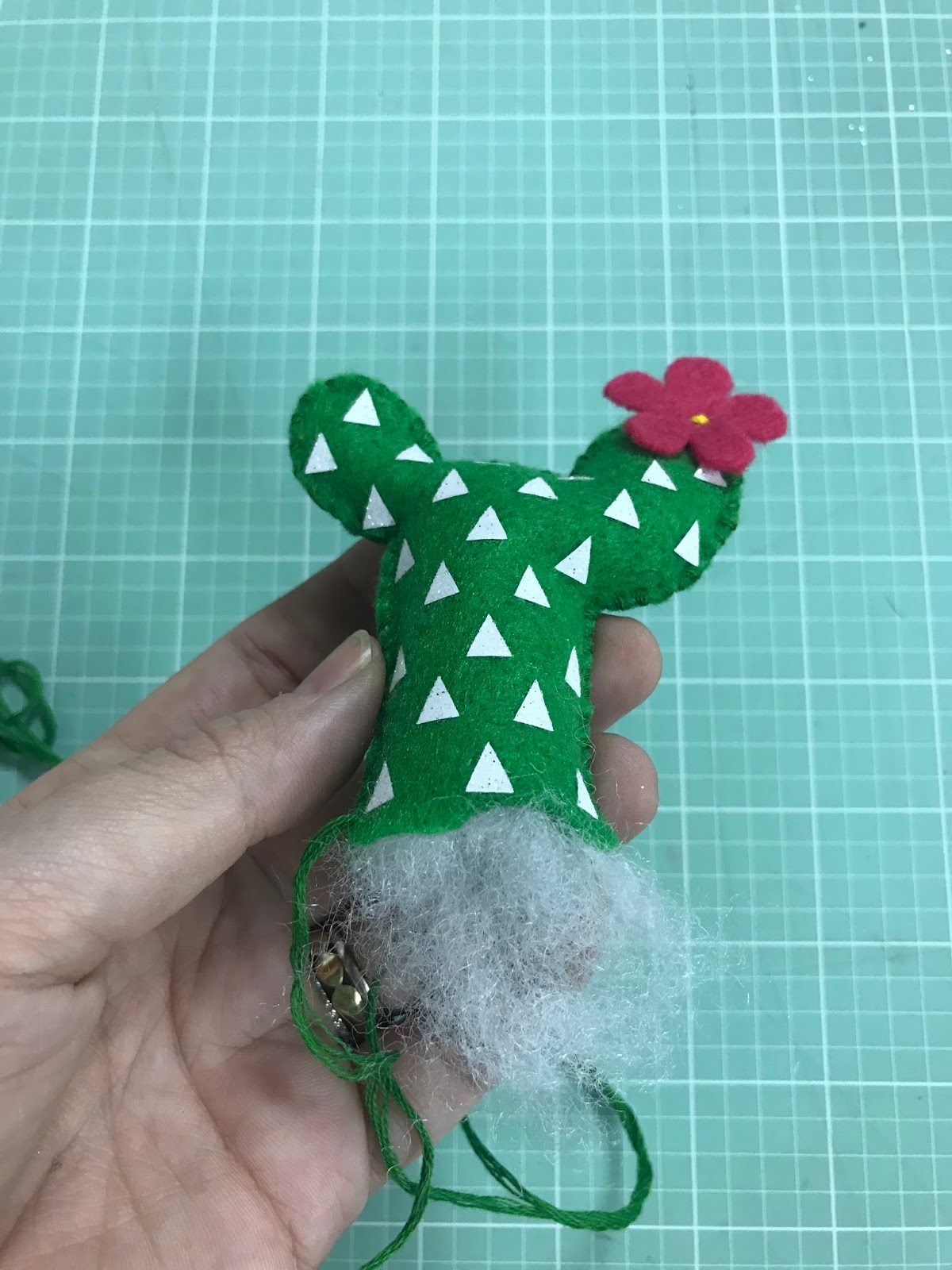 Not So CliShéa DIY Felt Cactus Keychain