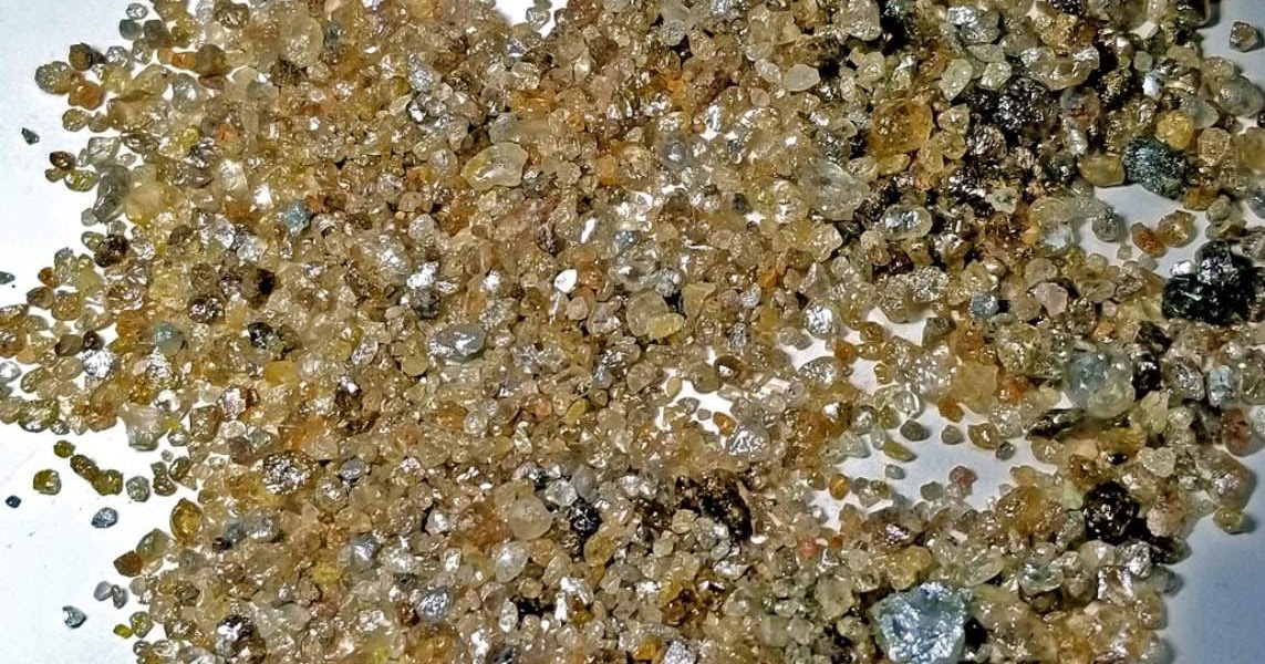 Ancient 'Lava Reservoir' and Diamonds as Old as the Moon Have Been