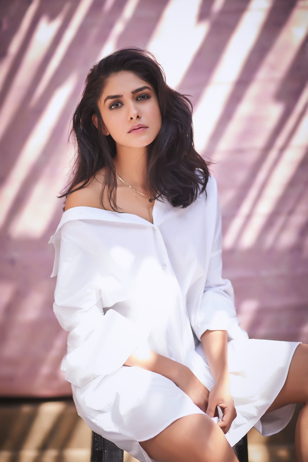 Mrunal Thakur Photos HD [20+]